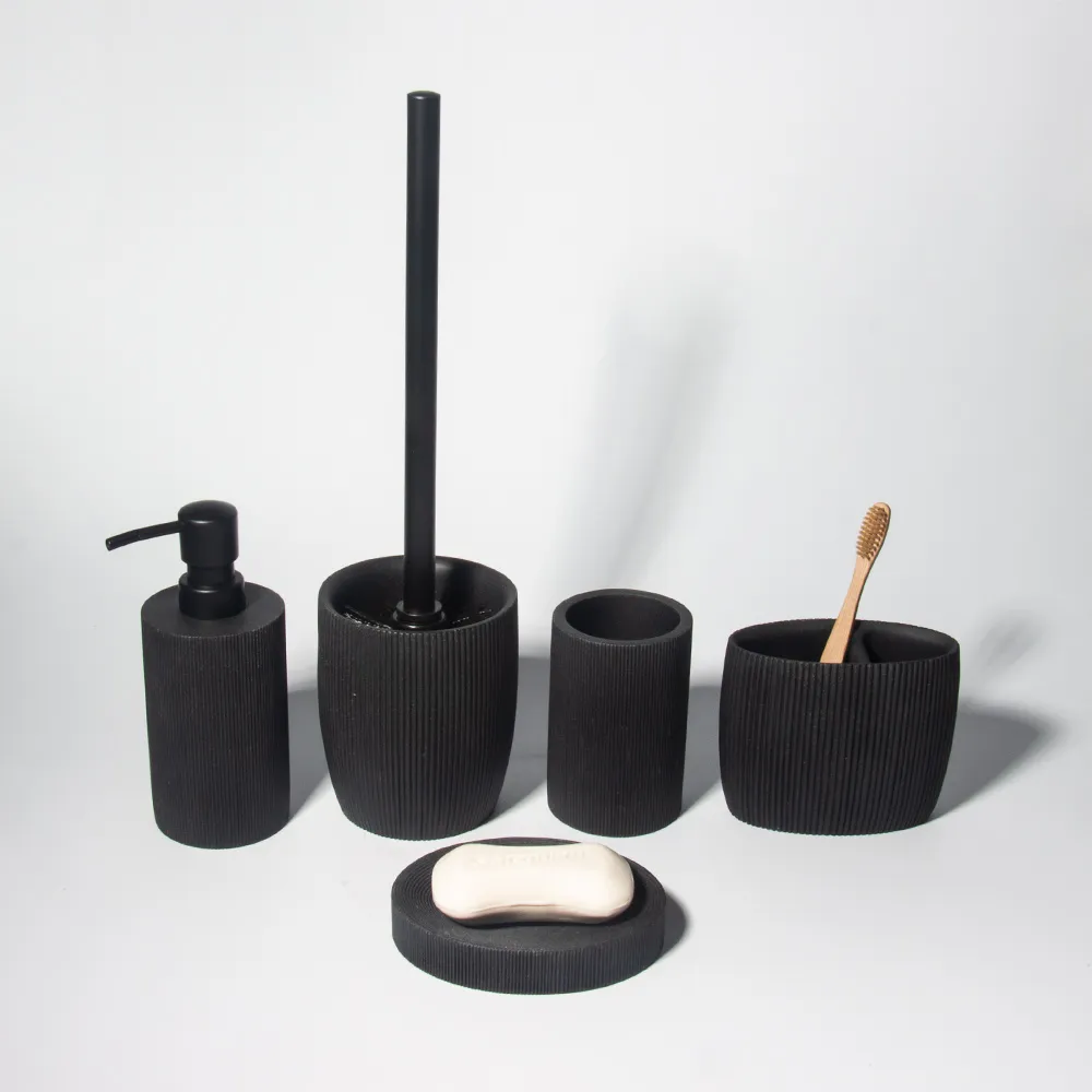 Hot Selling Luxury Matte Black Resin Bathroom Accessories Set Five-Piece Home Decorations for Soap and Bath Use